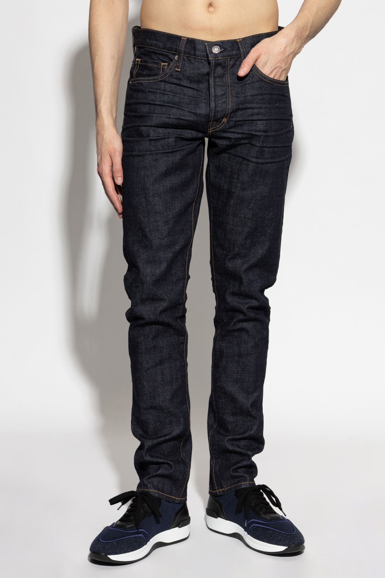 TOM FORD デニムパンツ ボタンフライ SLIM TOM FORD デニムパンツ ボタンフライ SLIM